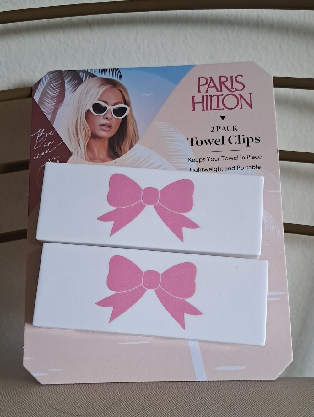 Paris Hilton White Towel Clips with Pink Bow Accents - 2 Pack